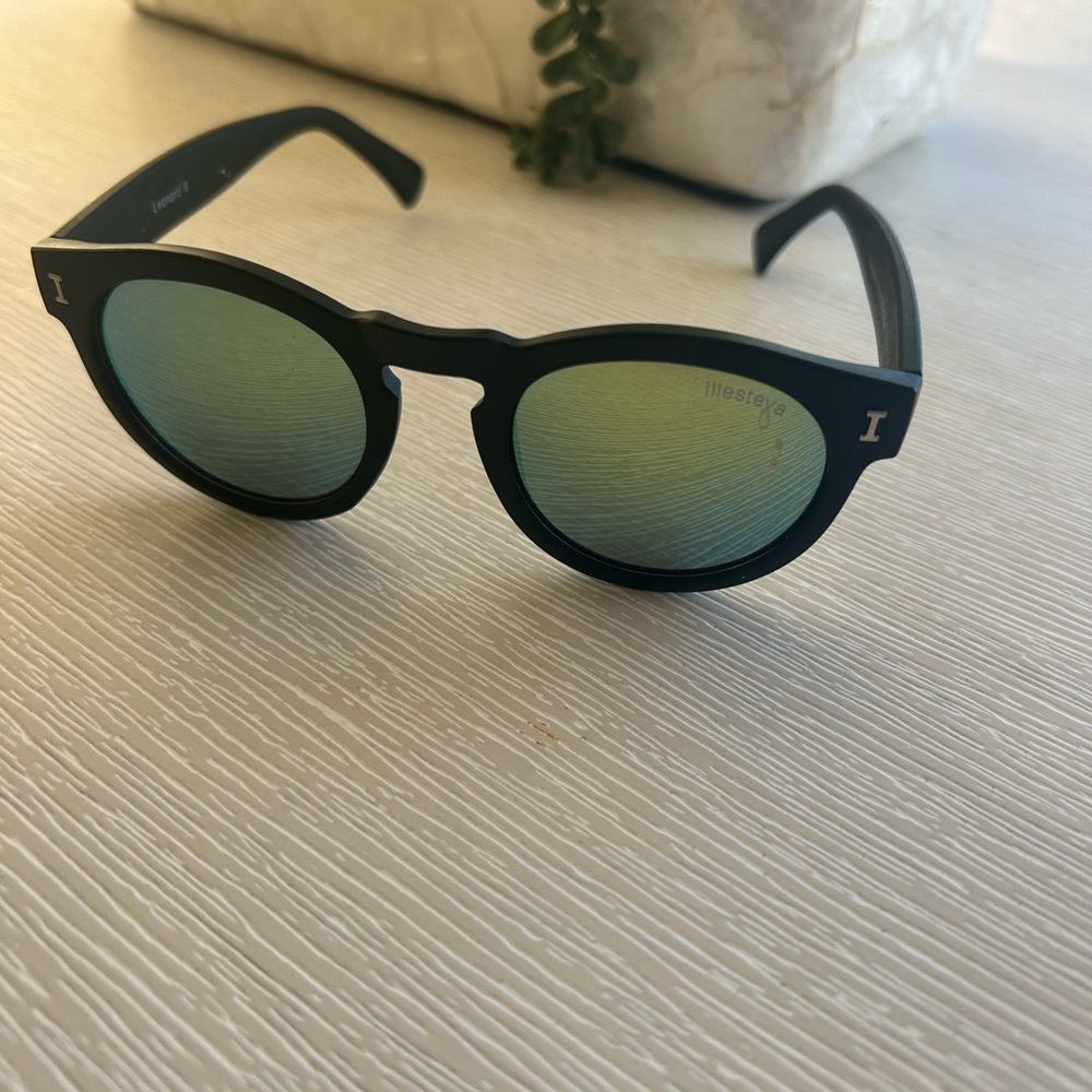 Illesteva women's black  Leonard Sunglasses with Green Lenses